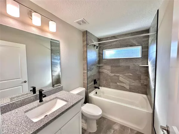 9 EMPIRE LN, Palm Coast, FL 32164