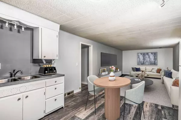 1127 39 ST SE, Calgary, AB T2A 1H4