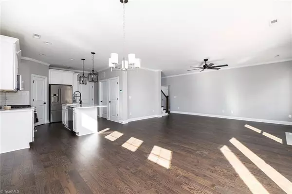 2706 Bartlett LN, Clemmons, NC 27012