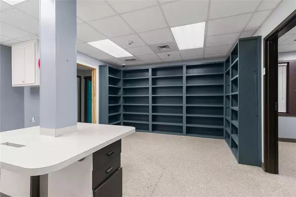 102 Memorial Drive, Denison, TX 75020