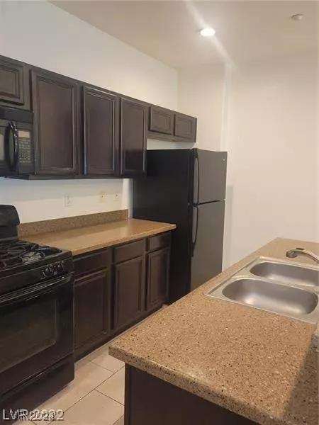 4437 Dover Straight Street #105, Las Vegas, NV 89115