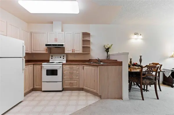 1070 Southgate St #210, Victoria, BC V8V 2Z2