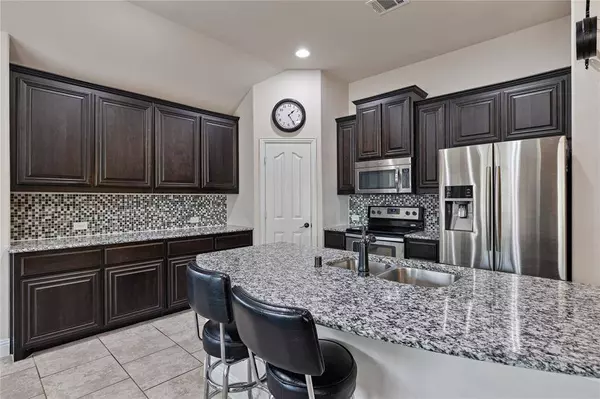 3440 Varsity Drive, Oak Point, TX 75068