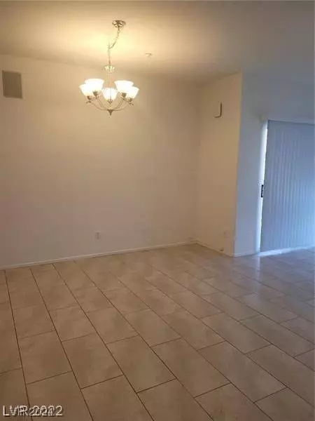 4437 Dover Straight Street #105, Las Vegas, NV 89115