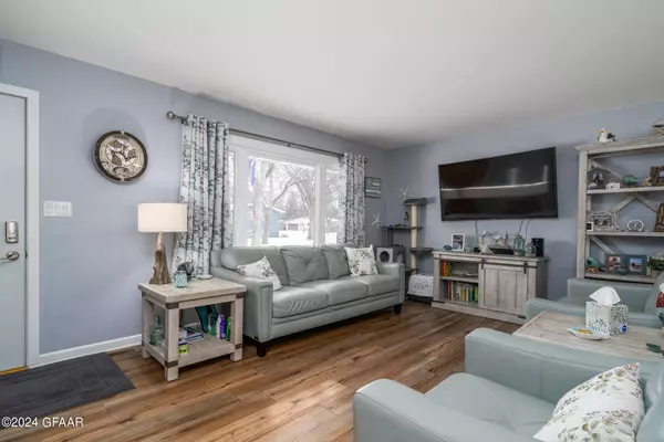 907 28TH Avenue S, Grand Forks, ND 58201