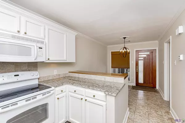 5226 SLEEPY HOLLOW DR, Baton Rouge, LA 70817