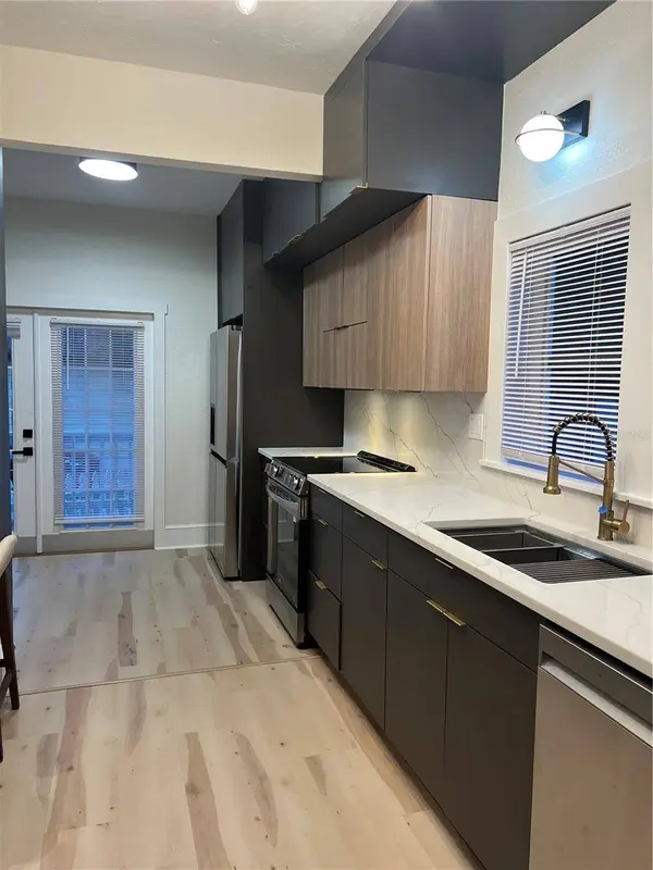 300 MURRAY ST, New Smyrna Beach, FL 32168