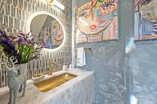 136 Old Vineyard Lane, Heath, TX 75032