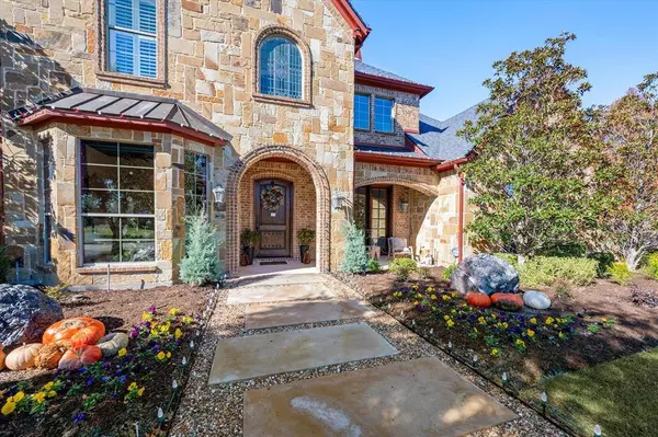 136 Old Vineyard Lane, Heath, TX 75032