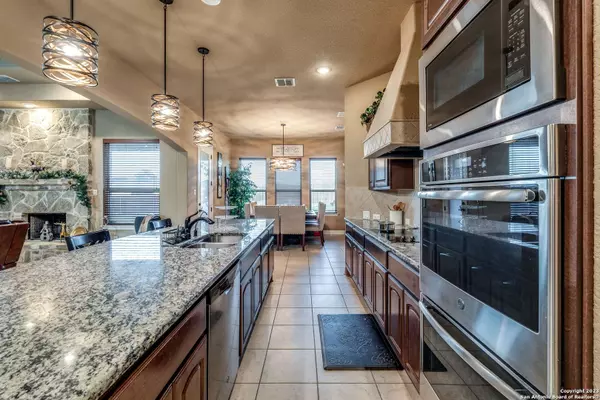 7070 JAMIE LYN BLVD, Schertz, TX 78154-4419