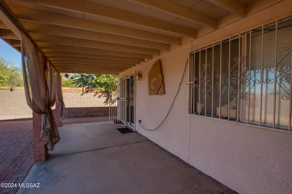 1283 N Thunder Ridge Drive, Tucson, AZ 85745