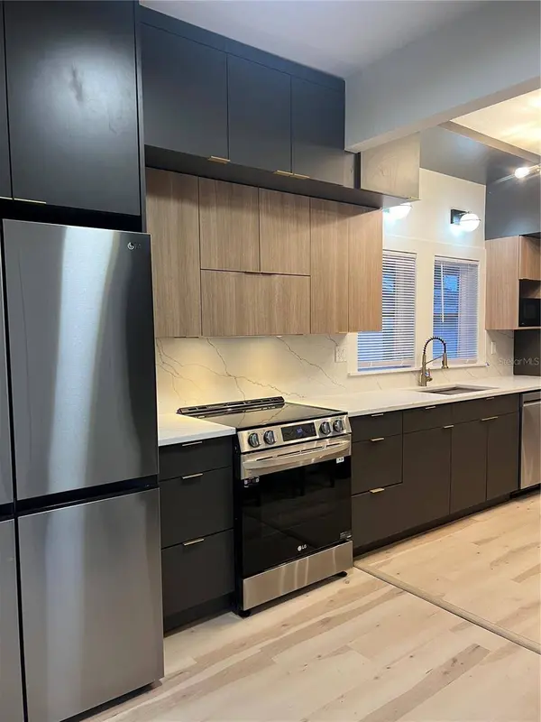 300 MURRAY ST, New Smyrna Beach, FL 32168