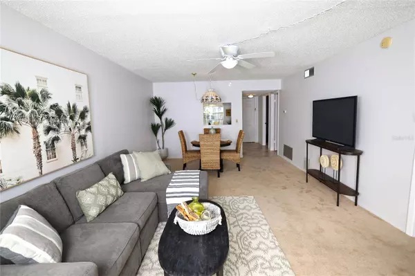 940 VIRGINIA ST #301, Dunedin, FL 34698