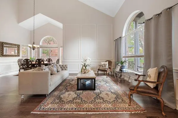 2716 Indian Oak Drive, Grapevine, TX 76051