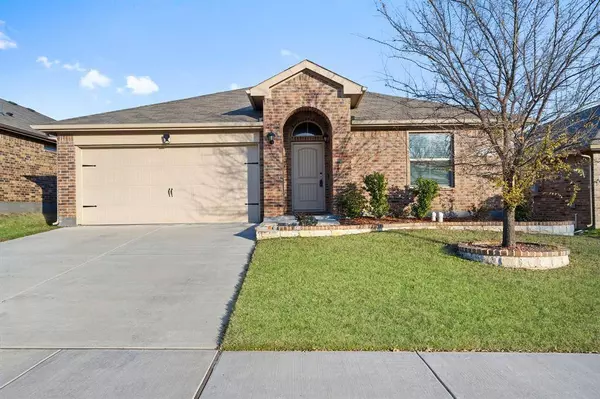 717 Buzzard Lake Trail, Fort Worth, TX 76120