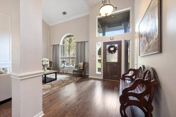 2716 Indian Oak Drive, Grapevine, TX 76051