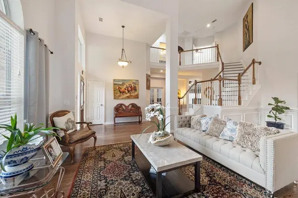 2716 Indian Oak Drive, Grapevine, TX 76051