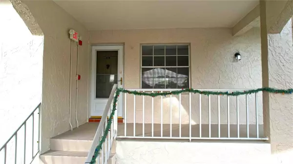 940 VIRGINIA ST #301, Dunedin, FL 34698