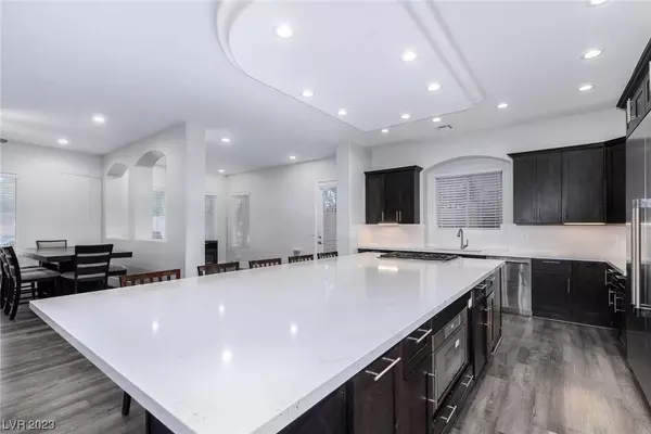 8275 W Torino Avenue, Las Vegas, NV 89113