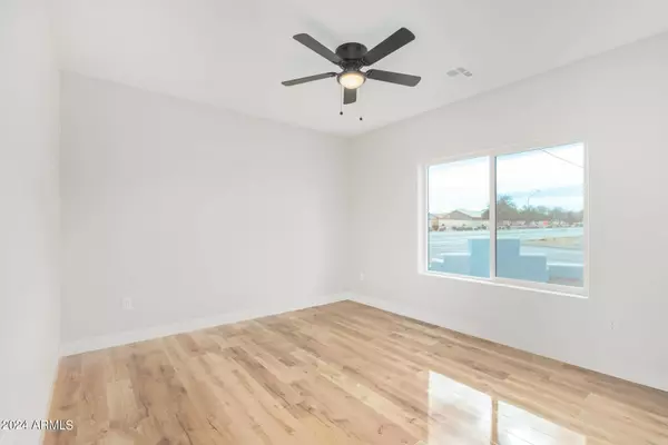 13102 W TUCKEY Lane, Glendale, AZ 85307