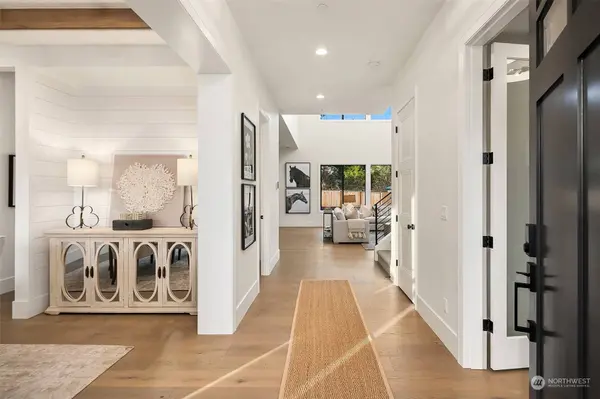 13056 NE 113th ST, Kirkland, WA 98033