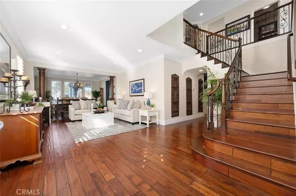 33 Teaberry LN, Rancho Santa Margarita, CA 92688