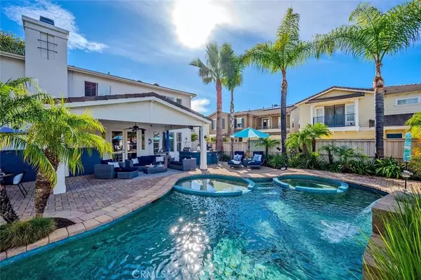 33 Teaberry LN, Rancho Santa Margarita, CA 92688