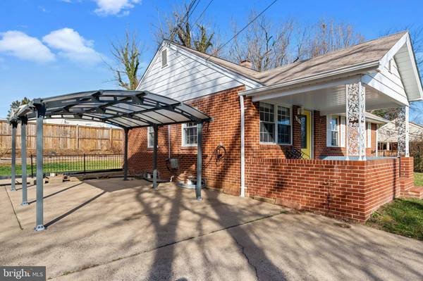 1811 OLMSTEAD DR, Falls Church, VA 22043