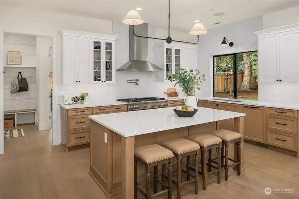 13056 NE 113th ST, Kirkland, WA 98033