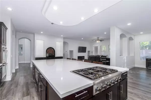 8275 W Torino Avenue, Las Vegas, NV 89113