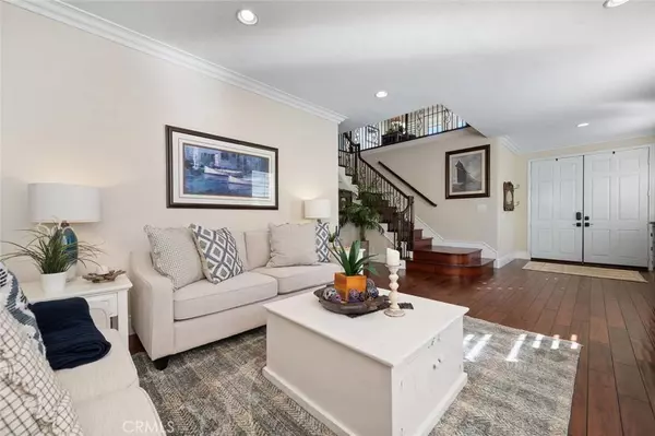 33 Teaberry LN, Rancho Santa Margarita, CA 92688