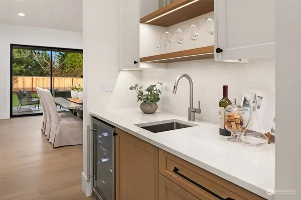 13056 NE 113th ST, Kirkland, WA 98033