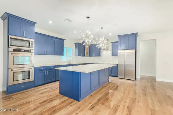 13102 W TUCKEY Lane, Glendale, AZ 85307