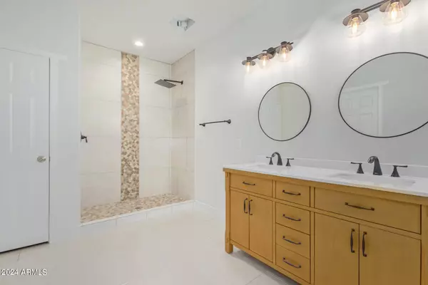 13102 W TUCKEY Lane, Glendale, AZ 85307