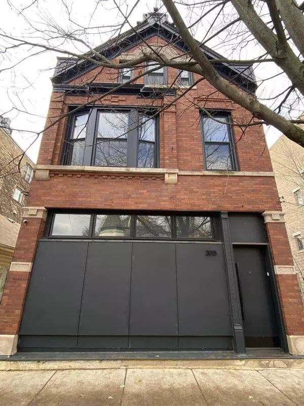 2135 W Webster AVE, Chicago, IL 60647