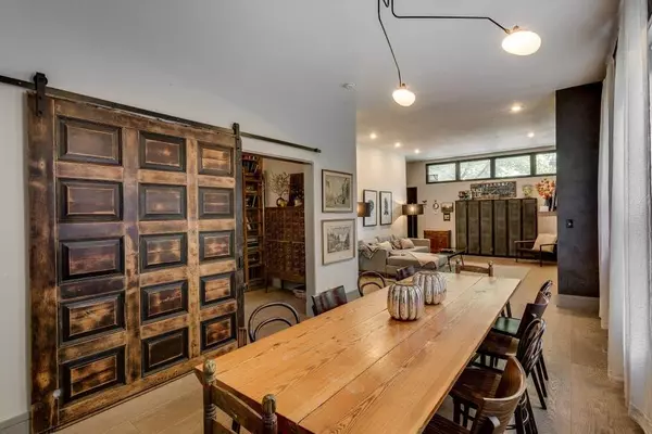 2135 W Webster AVE, Chicago, IL 60647