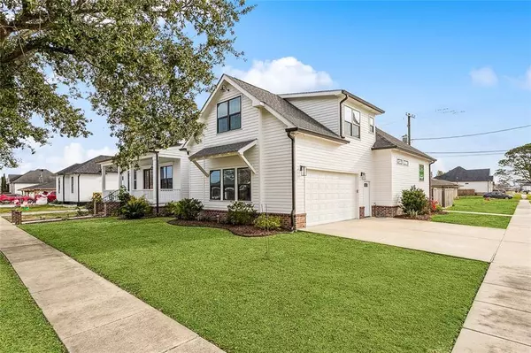 1205 PERRIN DR, Arabi, LA 70032