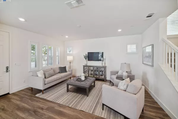 5966 Lombard St, Dublin, CA 94568