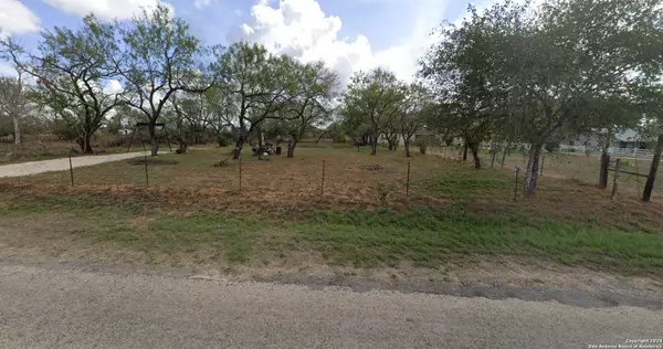 15646 Cassiano Rd, Elmendorf, TX 78112