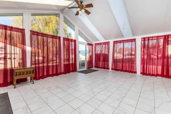 303 S 2nd North, Apple River, IL 61001