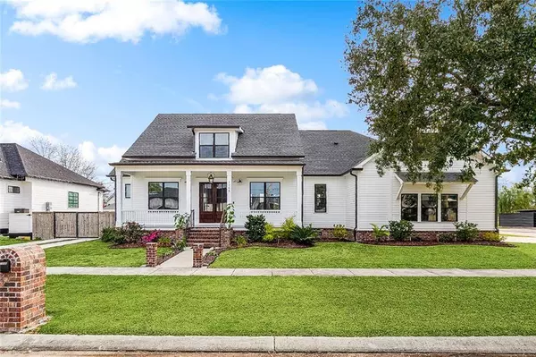 1205 PERRIN DR, Arabi, LA 70032