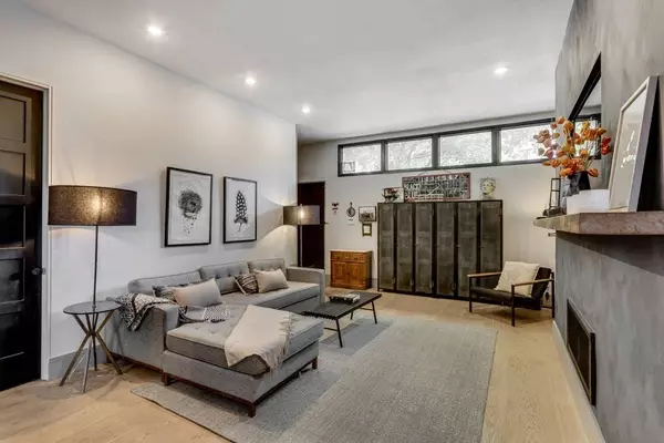 2135 W Webster AVE, Chicago, IL 60647