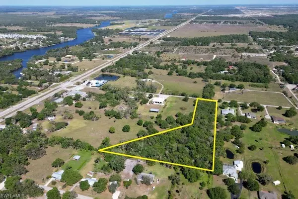 Styles RD, Alva, FL 33920