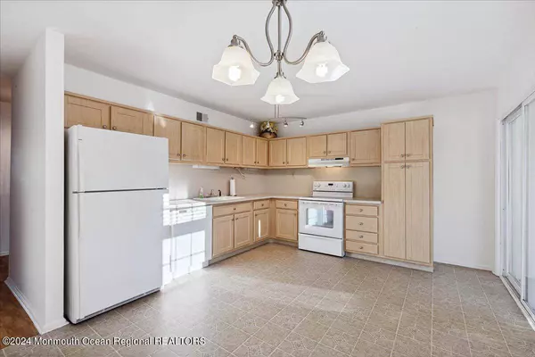 95 Halls Croft Road, Freehold, NJ 07728