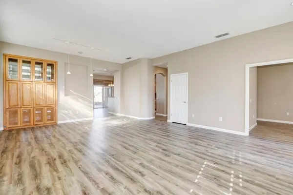 7200 Delta Breeze LN, Roseville, CA 95747