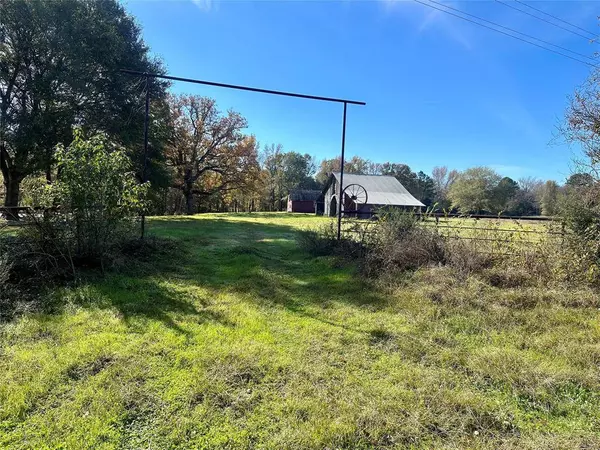 21062 County Road 450, Lindale, TX 75771