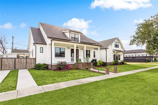 1205 PERRIN DR, Arabi, LA 70032