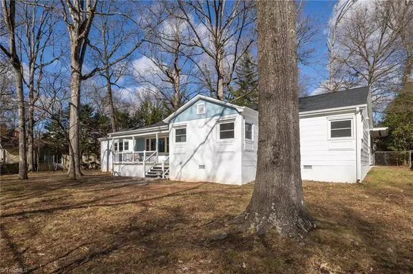 702 Sunset DR, High Point, NC 27262