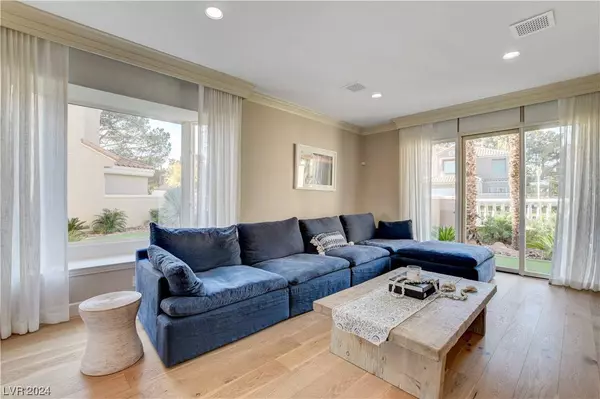 8225 Horseshoe Bend Lane, Las Vegas, NV 89113