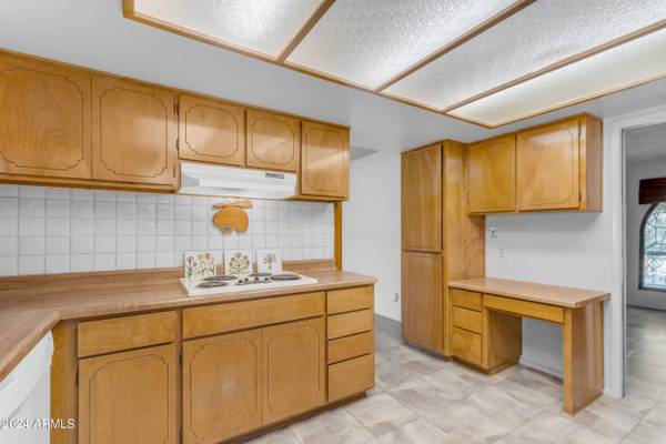 1046 N WEDGEWOOD Drive, Mesa, AZ 85203